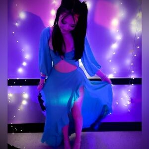 Turquoise Cut Out Long Puffy Sleeve Slit Dress With Fake Wood Accent